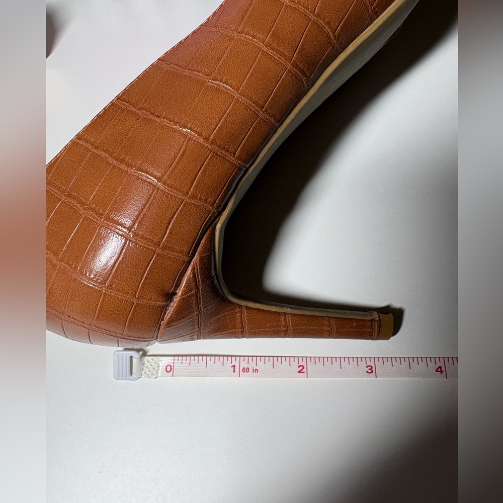 Crown Vintage Tan Croc-Embossed Heels Size 12 - Picture 6 of 6